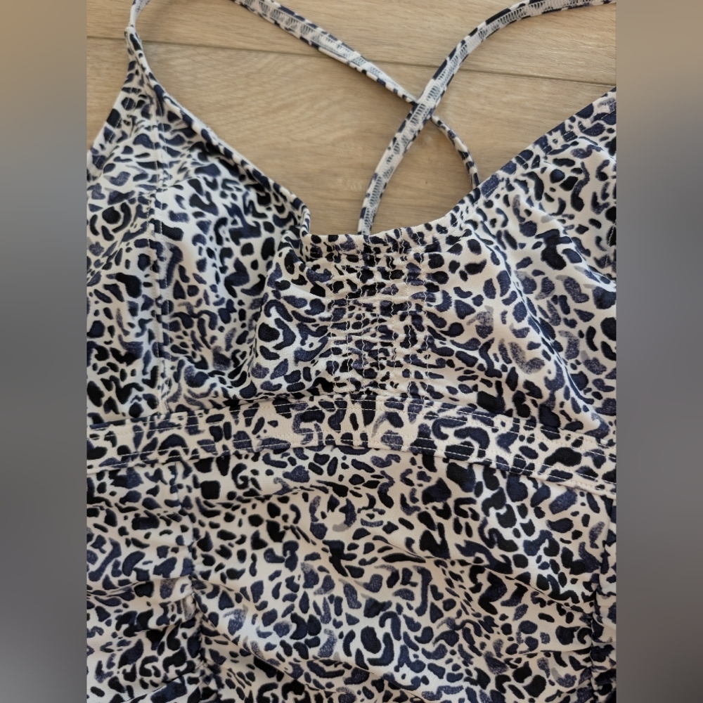 Athleta Zimbabwe Smocked Tankini Animal Print Swimsuit 38‎ B/C Underwire - Picture 3 of 7